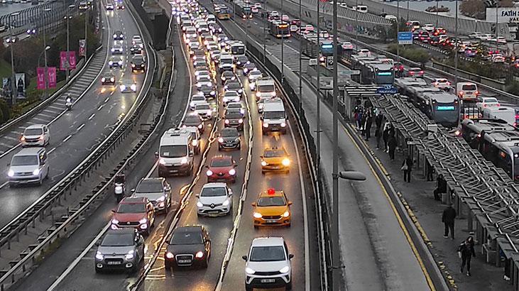 Ara tatil bitti, İstanbul’da trafikte yoğunluk yaşandı